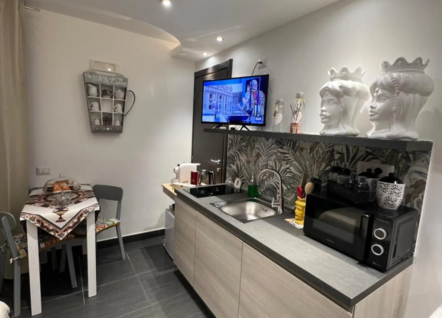 Nel Cortile Suite Cefalù 0*,  Italien
